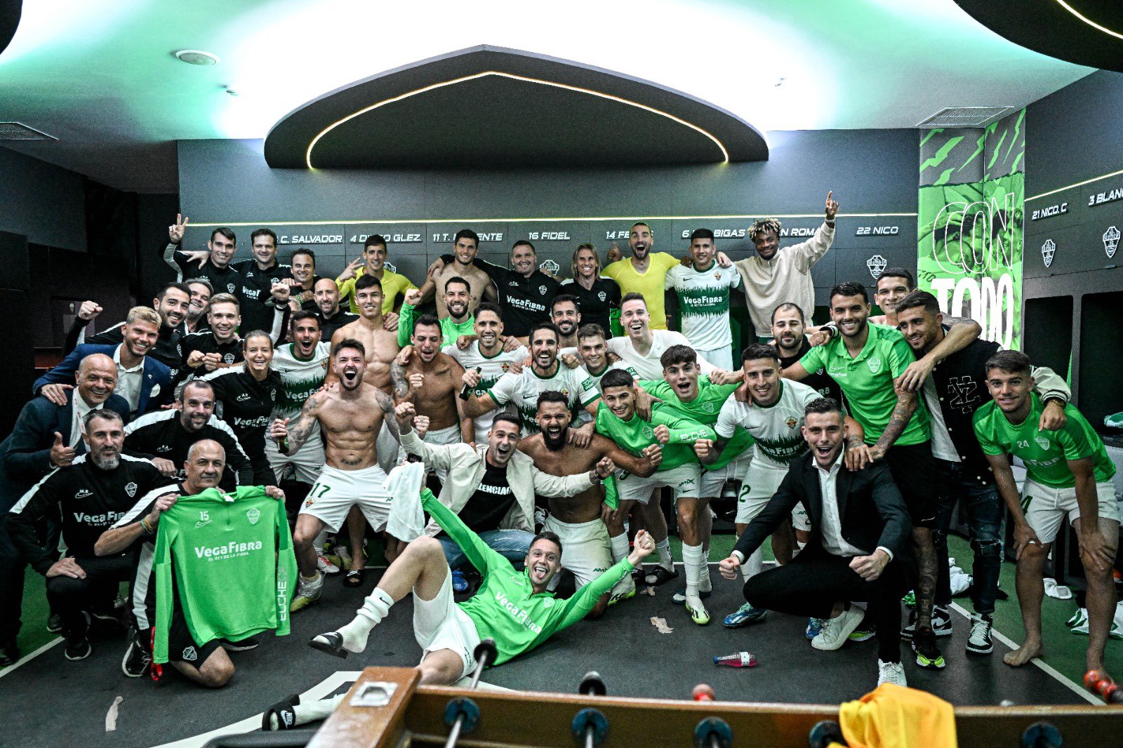El Elche tira de casta y remonta para ganar 2-1 al Tenerife con el ...
